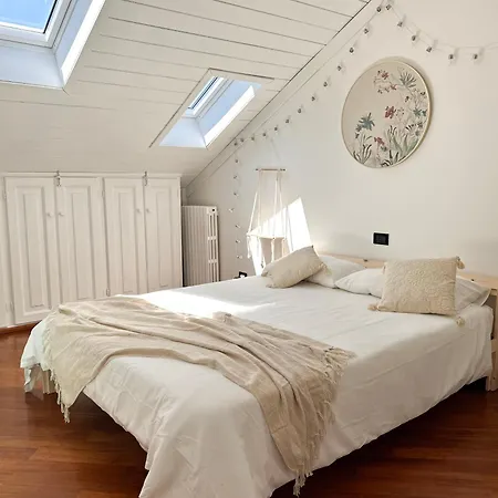 Casa Bole, Rustic-chic Attic With Glimpse דירה