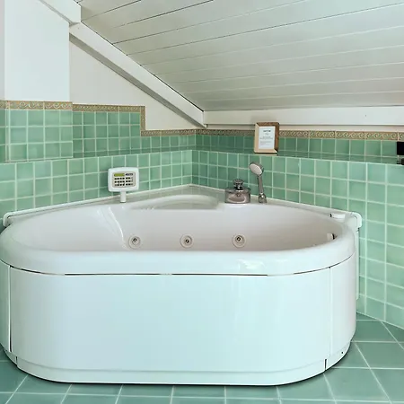 Casa Bole, Rustic-chic Attic With Glimpse Dormelletto