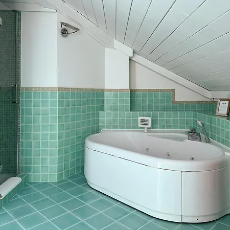 Casa Bole, Rustic-chic Attic With Glimpse * Dormelletto