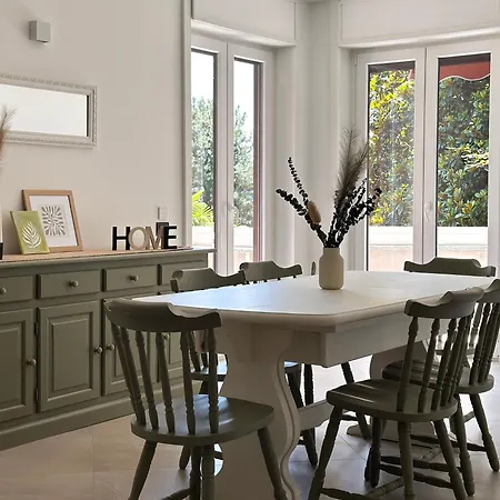 Apartman Casa Bole, Rustic-chic Attic With Glimpse Dormelletto