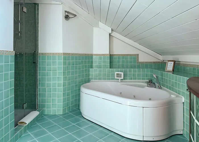 Casa Bole, Rustic-chic Attic With Glimpse * ドルメッレット